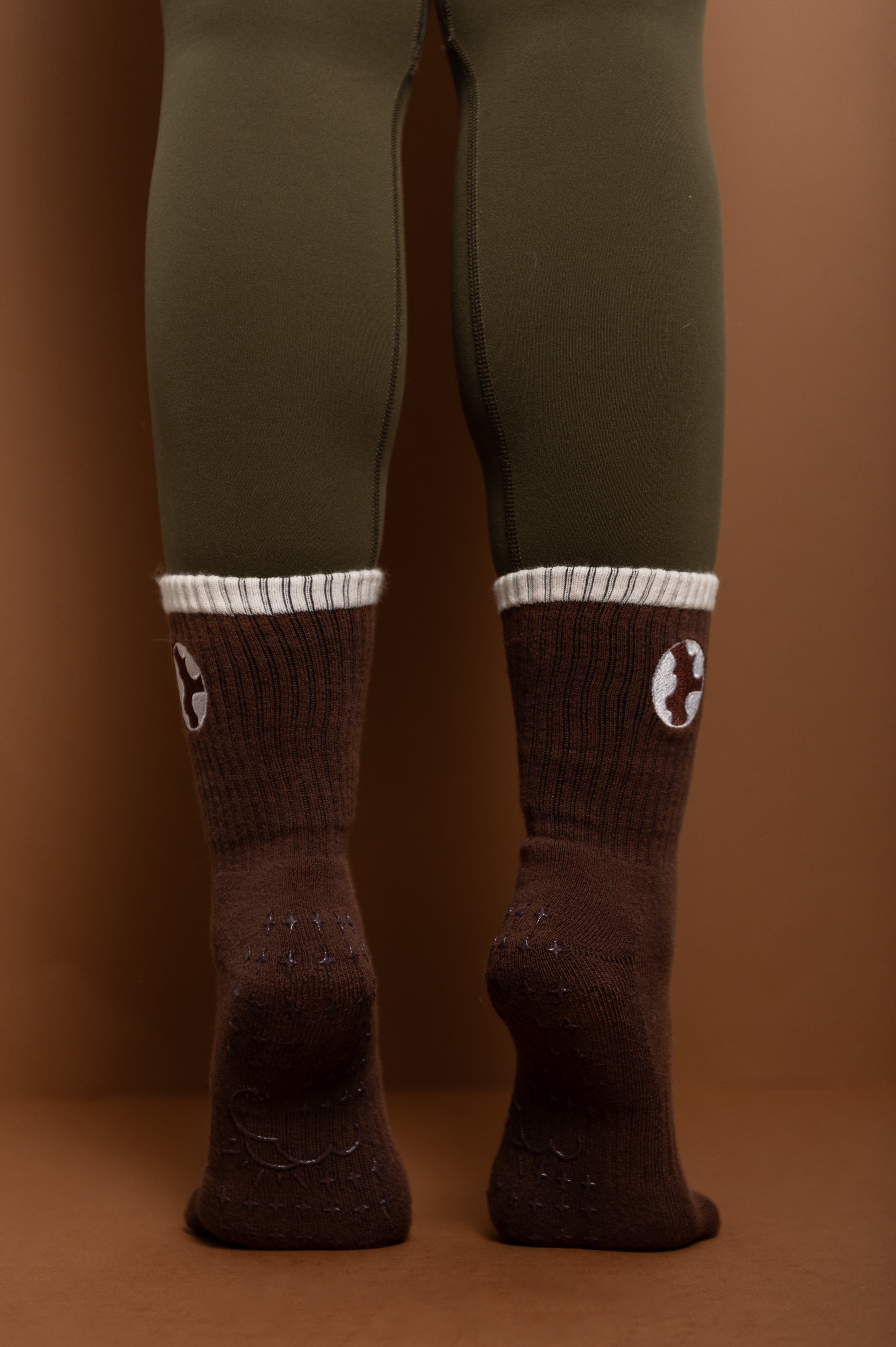 Earth Grip Socks in Espresso